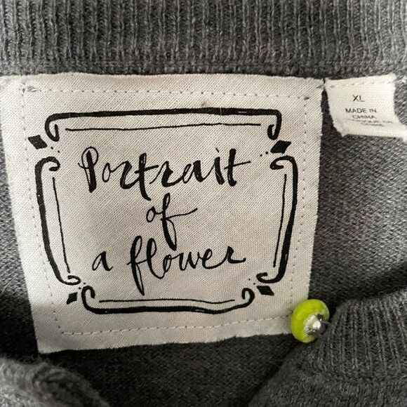 Portrait of a Flower cardigan - Picture 3 of 5